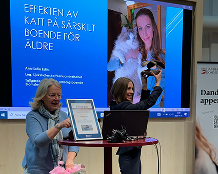 Pris till Tallgården och katten Tallis Pris till Tallgården och katten Tallis
